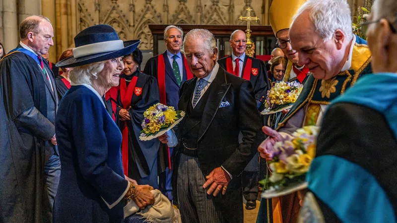 Charles al III-lea, însoțit de Camilla, regina consoartă, participă la slujba regală de Maundy de la York Minster - Foto: Profimedia Images