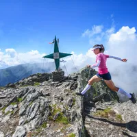 Foto: Denisa Dragomir atinge Vârful Lespezi (2517m) / Mihai Stetcu/Red Bull