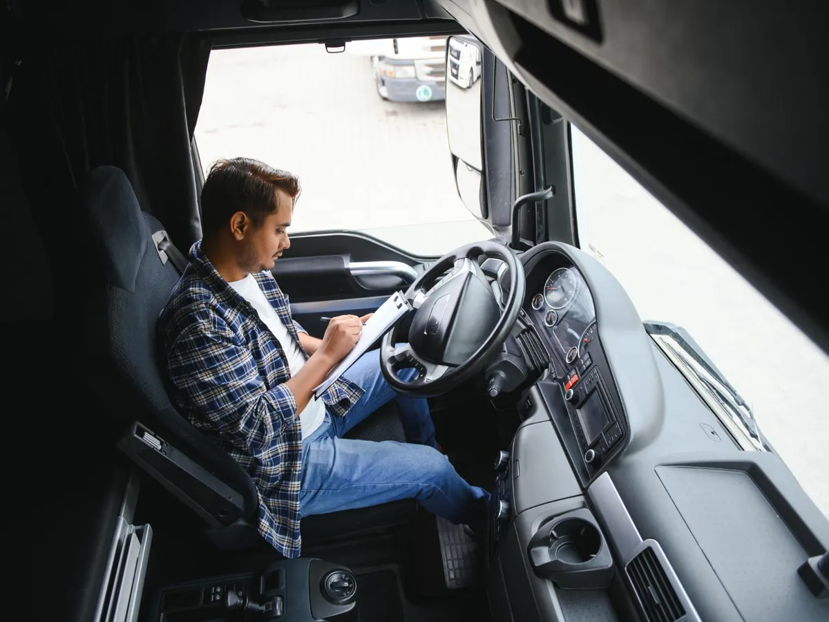 Un camion care a plecat plin cu sute de anvelope auto din România a ajuns gol în Germania