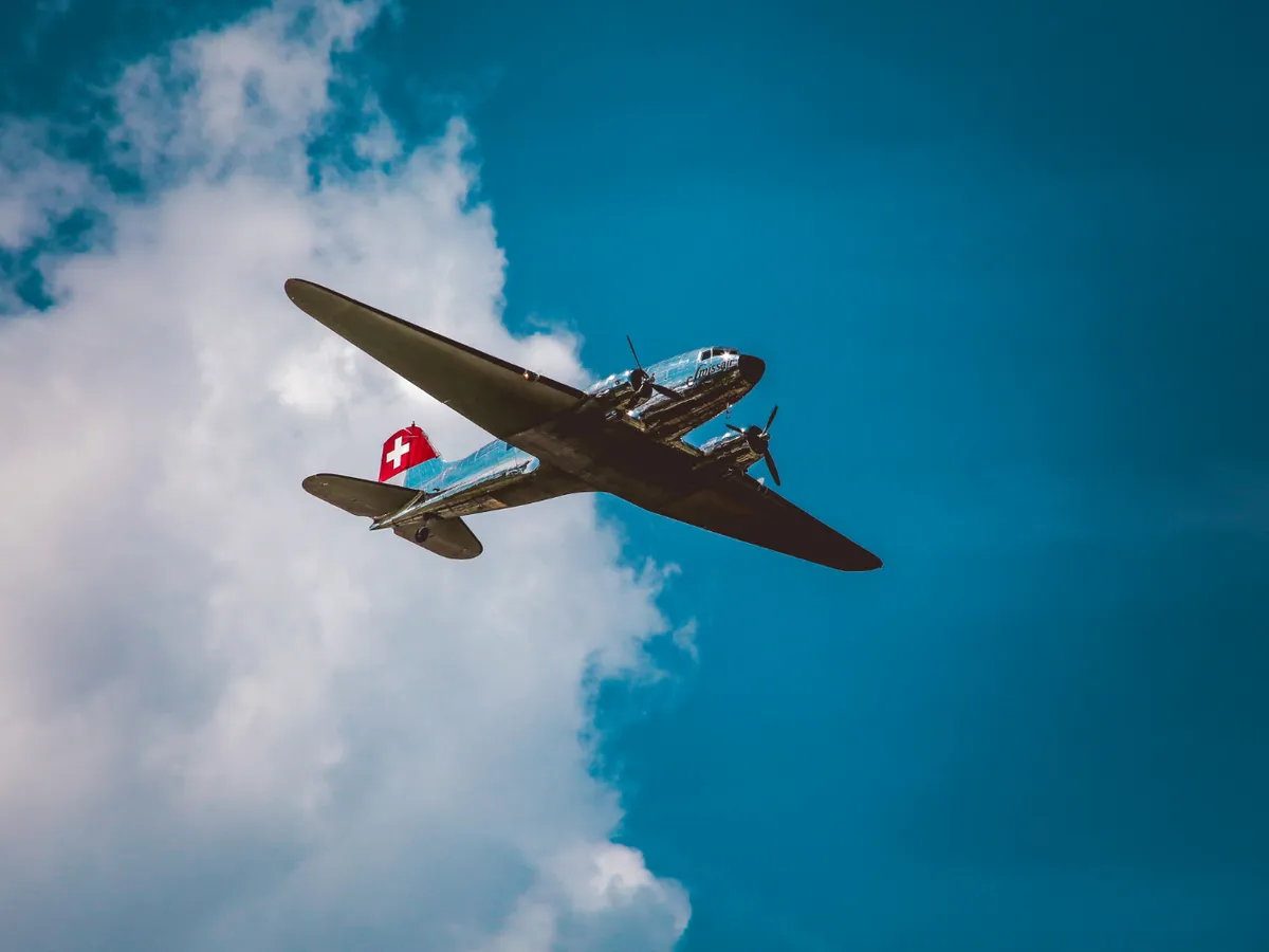 Avioane NATO au interceptat un avion de pasageri chinez care nu a răspuns controlului aerian din România