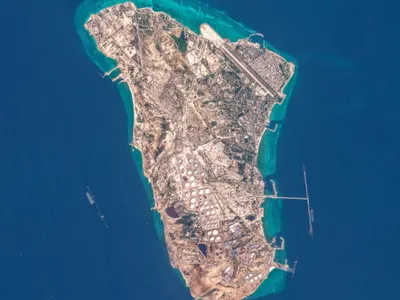 Cum ar putea cucerirea unei insule minuscule să prăbușească regimul de la Teheran și să deblocheze strâmtoarea Ormuz. Trump o dorește