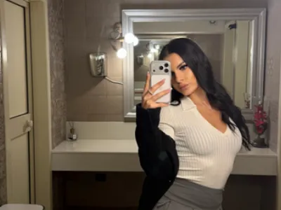 Profesoara dată afară după ce tatăl unui elev a descoperit ce face a rupt tăcerea! Elena: ”Soția lui a povestit totul”