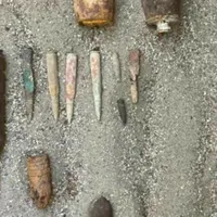 Descoperirea făcută de un bărbat în timp ce săpa în curtea casei. Ce se ascundea în pământ? - Foto: Isu /