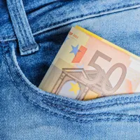 Italia reduce impozitarea salariilor: „Este o măsură concretă împotriva crizei costului vieții” - Foto: Profimedia Images