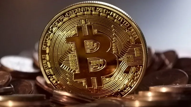 Bitcoin, o investiție riscantă: scădere de 10.000 de dolari în câteva ore. Foto Pexels.com
