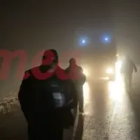 Bătaie între drumarii veniți să înlăture poleiul și un consilier local. Motivul e halucinant - FOTO: Youtube/vremeanoua