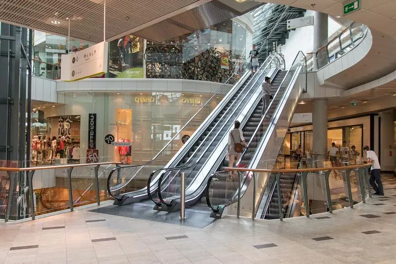 Amenințare cu bombă la un mall din București. Oamenii sunt evacuați/FOTO: Unsplash