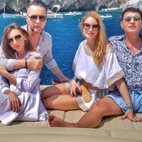Borcea a cheltuit 7.000 euro pentru cazare în Capri. Port la mine 4.000 lei, restul îi țin pe card / cancan.ro