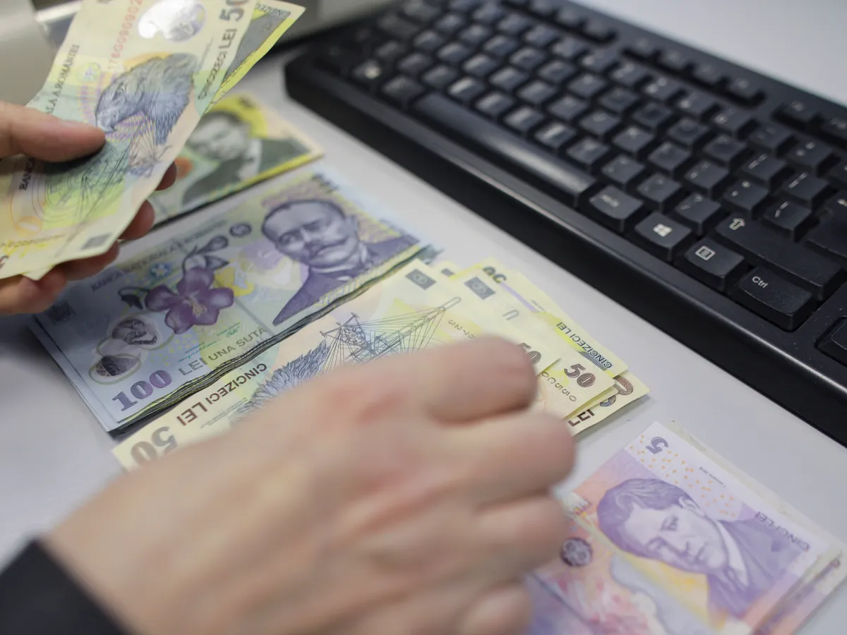 Inflație de 9,8% în octombrie. Curentul s-a scumpit cu 70%. Prețuri mai mari la fructe și cafea