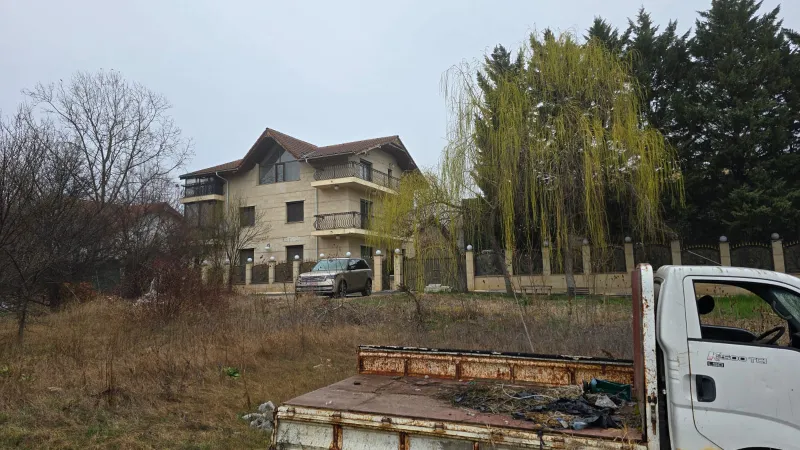 Vila Prigoana din Voluntari a fost preluată odată cu afacerea de salubritate de Bogdan Niculescu de la UWS SRL. Sursa foto: Newsweek România