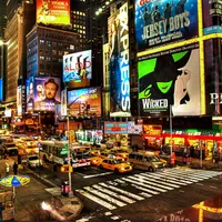 Sălile de spectacol de pe Broadway, redeschise din septembrie. / Foto: townandcountrymag.com