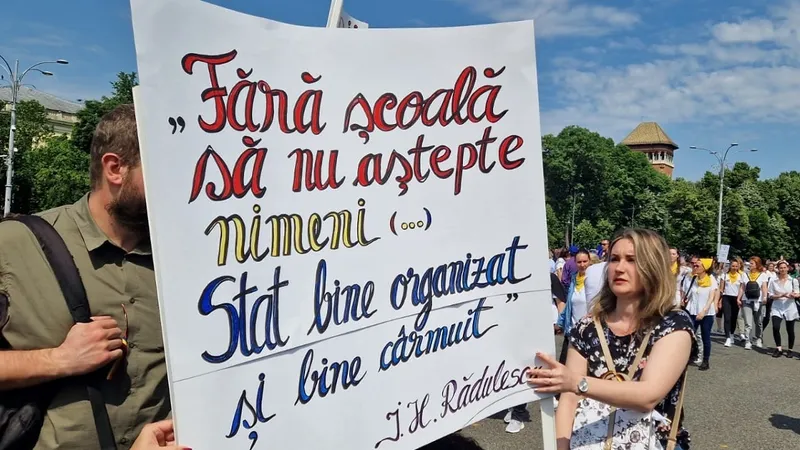 Profesorii continuă greva Foto: Facebook/FSLI