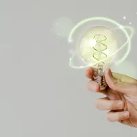Președintele interimar Ilie Bolojan a anunțat că România va avea o energie electrică mai ieftină Foto: Freepik (fotografie cu caracter ilustrativ)