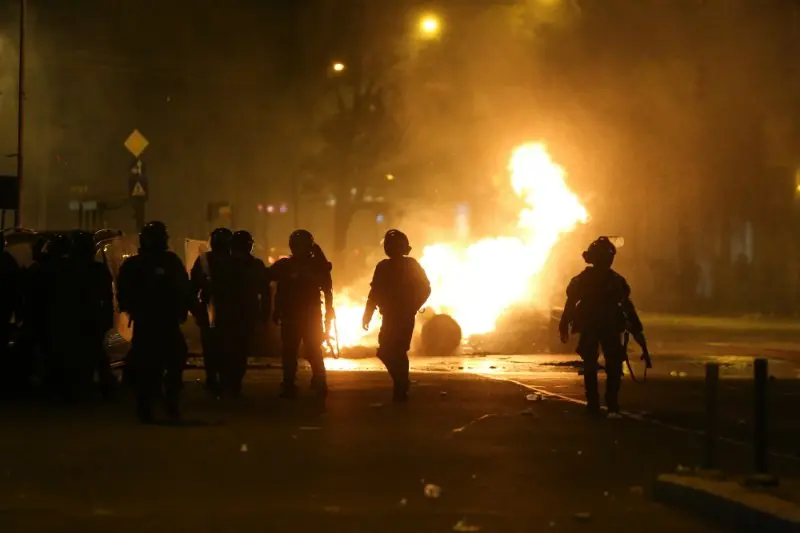 Violențe din Piața Victoriei. Foto Inquam Photos/George Călin