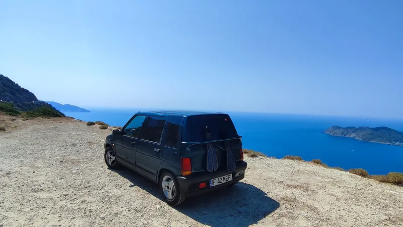 Un bucureștean susține că a ajuns cu familia în Kefalonia cu un Tico pe GPL în 14 ore. / Foto: Ion Iliescu, Facebook