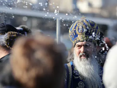 Moliftele Sfântului Vasile cel Mare îi aduc lui ÎPS Teodosie o nouă interdicţie, de la Biserică - Foto: INQUAM PHOTOS/Sabin Cirstoveanu