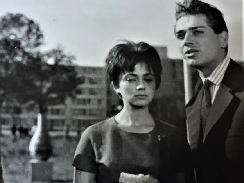 Alături de Valeria Seciu, în filmul „Casa neterminată”, din 1964, regizat de Andrei Blaier - Foto: Facebook/Cineclic