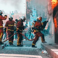 Pompierii sting incendiul într-un bloc Foto: Unsplash.com (imagine cu rol ilustrativ)