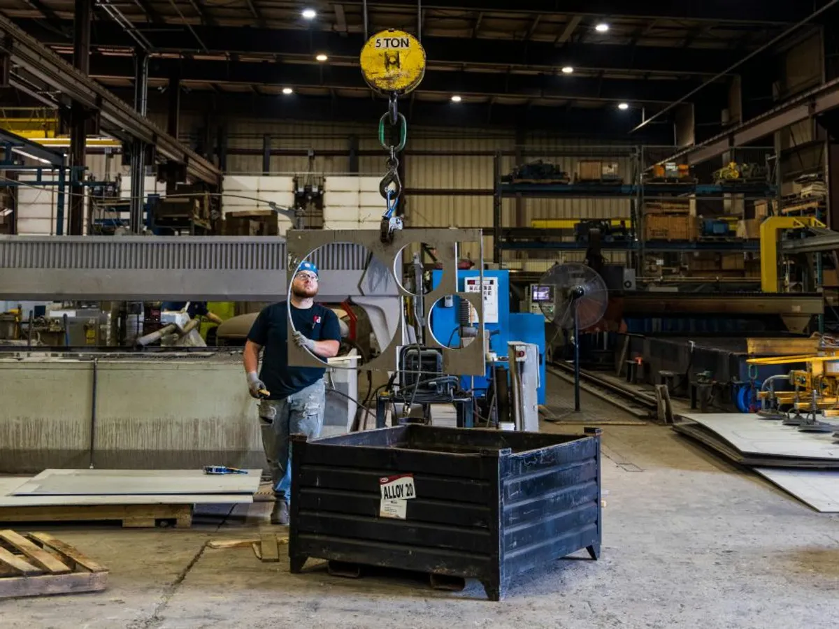 Cum pot primi firmele 2.250 de lei, de la stat, pentru fiecare nou angajat? O parte merge în salariu - Foto: Pexels/Rolled Alloys Specialty Metal Supplier (Imagine cu caracter ilustrativ)