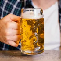Cum să răcești berea în doar 7 minute? Două trucuri ce te vor ajuta în zilele caniculare - Foto: Freepik.com (rol ilustrativ)