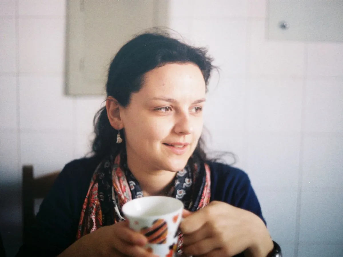 Femeie care bea cafea - Foto: Pexels (Imagine cu rol ilustrativ)