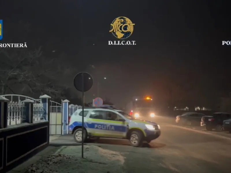 Percheziții la traficanții de migranți Foto: captură video