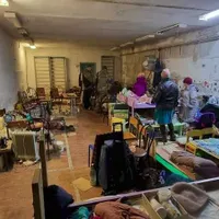 Peste 150 de civili ținuți ostatici în subsolul unei școli de către soldații ruși/FOTO: Twitter/ EuromaidanPress
