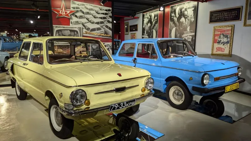 Incursiune în lumea mașinilor din epoca URSS: Lada, Dacia, GAZ, Wartburg, Skoda, Volga - Foto: autoweek.com/Murilee Martin