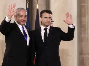 Președintele francez Emmanuel Macron  și premierul israelian Benjamin Netanyahu/Foto: Profimedia Images