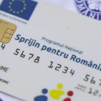 Card pentru vouchere sociale - Foto: Inquam Photos/Octav Ganea