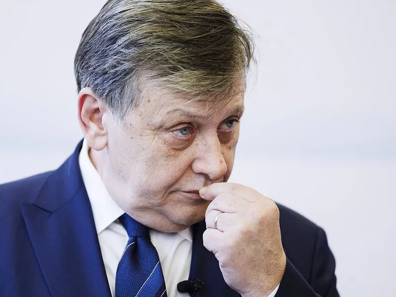 Crin Antonescu îi cere lui Ilie Bolojan să dezvăluie date despre decizia CCR de anulare a alegerilor - Foto: INQUAM PHOTOS/Cornel Putan