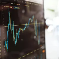 Acţiunile retailerilor de lux din Marea Britanie s-au prăbuşit, din cauza lui Donald Trump - Foto: Pexels/energepic.com