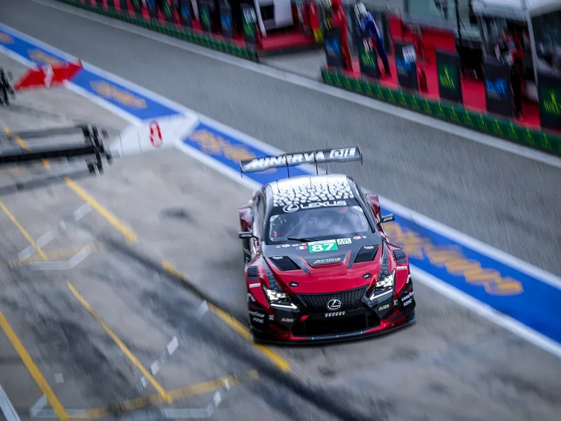 Cum a scris istorie Umbrărescu la Le Mans 24h? Cu talent și pe banii lui tata, „Regele asfaltului” - Foto: Facebook / Rãzvan Umbrãrescu