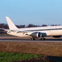 Boeing-ul 787-8 Dreamliner al lui Abramovici. / Foto: v1images.com
