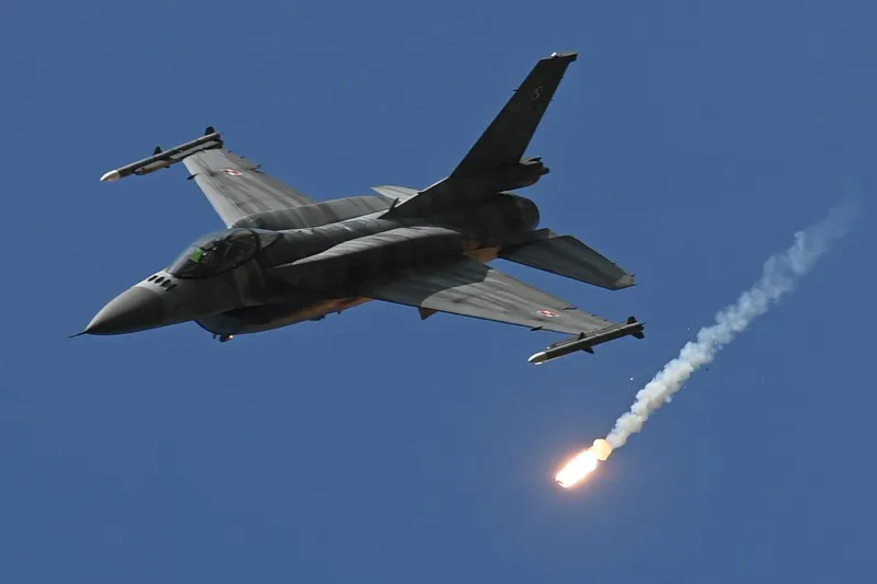 Polonia a ridicat avioane pentru a dobor&icirc; o rachetă a Rusiei - Foto: Profimedia Images (imagine cu  rol ilustrativ)