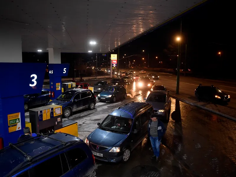 Prețul barilului de petrol s-ar putea dubla față de cel de astăzi Foto: INQUAM Photos/ Alex Nicodim