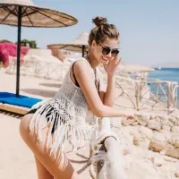 Femeie la plajă - Foto: Magnific (rol ilustrativ)