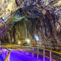 Misterele Peșterii Ialomița: Energii sacre, fecioare care dansează și izvorul cu apă vie al dacilor - Foto: Ziar de Bușteni