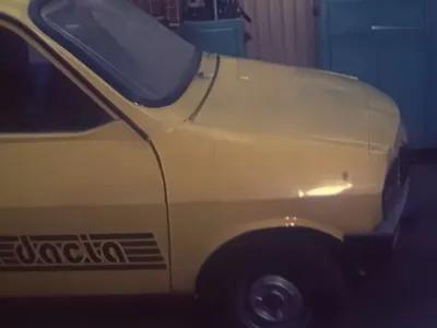 În anii 1980, Dacia putea da lovitura. Dacia Mini se transforma în pick-up. Avea hardtop. - Foto: captură video