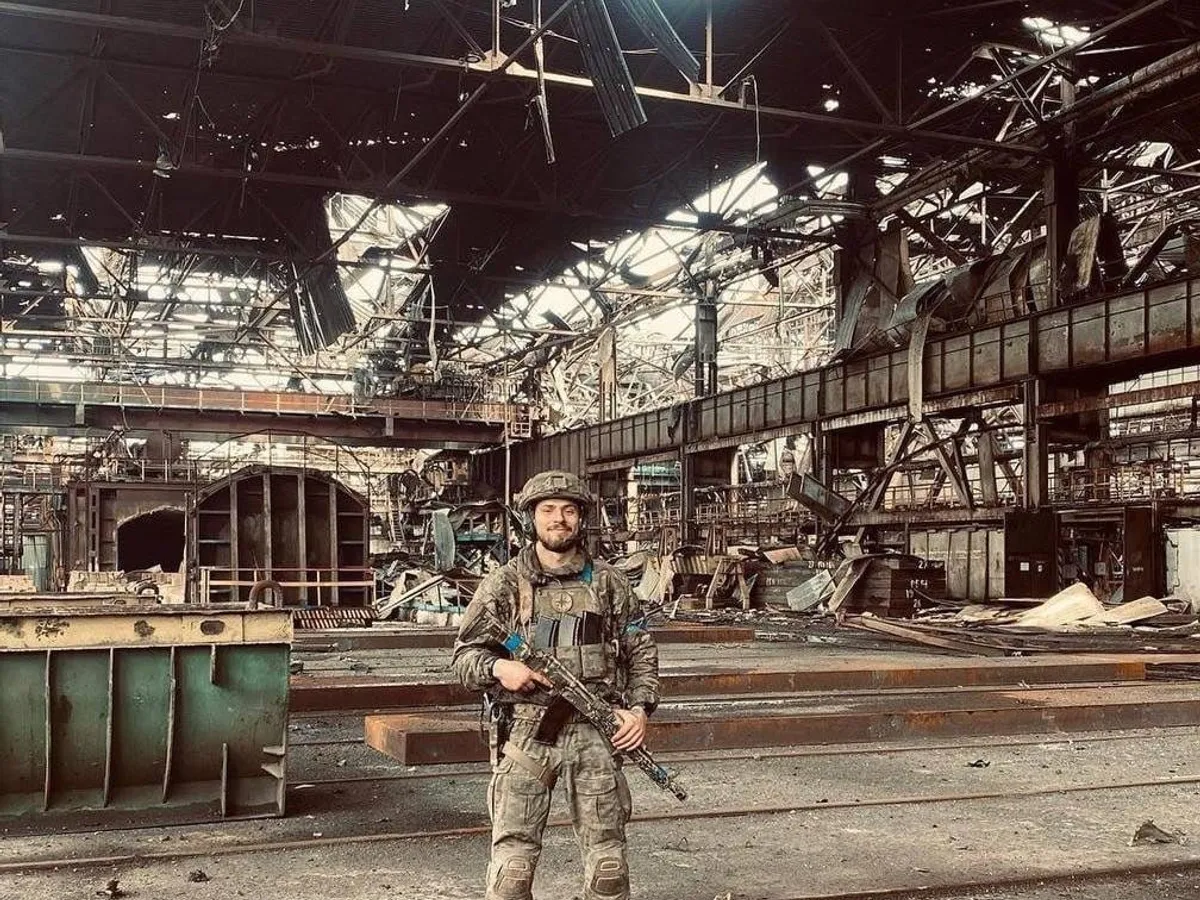 Forțele ruse au efectuat 35 de lovituri aeriene pe Azovstal în a doua zi de Pași/FOTO: Twitter/Evgen Vorobiov