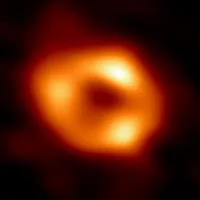 Prima fotografie a găurii negre din centrul Galaxiei noastre / FOTO: https://www.facebook.com/astrourseanu