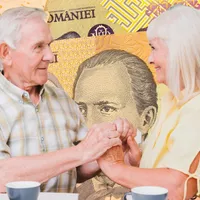 Pensie pe aprilie va fi virată mai devreme. Cum intră pensionarii în posesia ajutorului de 400 lei? - Foto: Freepik