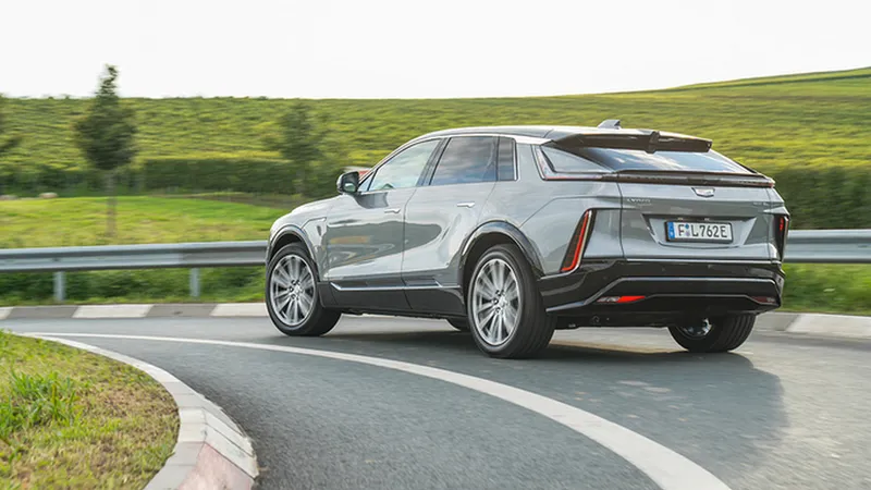 GM revine după 6 ani în Europa cu o mașină electrică. SUV-ul premium Cadillac Lyriq e făcut în China - Foto: Cadillac