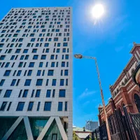 Primarul general al Capitalei, Nicușor Dan, a anunțat că a semnat dispoziția de demolare a Cathedral Plaza. / Foto: Nicușor Dan, Facebook