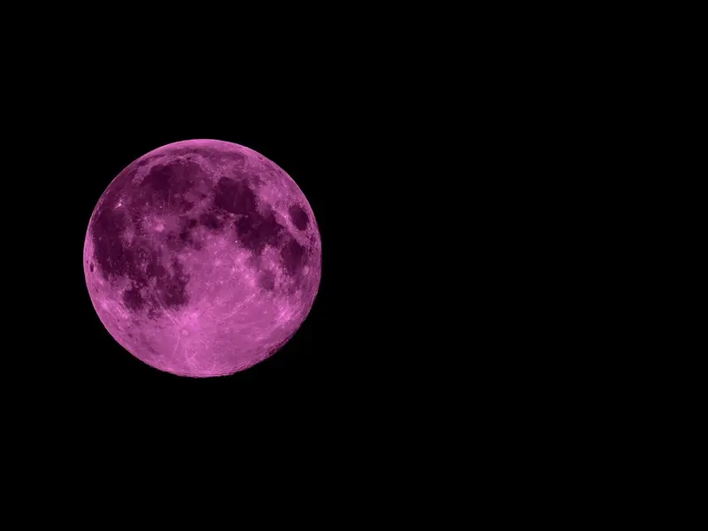 Fenomen rar pe cerul României. Când vom putea vedea „Luna căpșunilor” și ce semnificație are? - Foto: Profimedia images