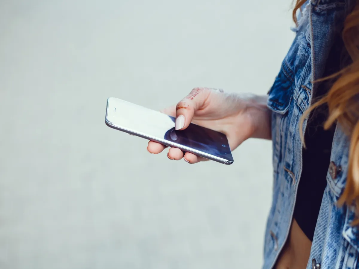 Modelul Australiei ajunge în Europa: Cehia vrea să interzică social media pentru copiii sub 15 ani