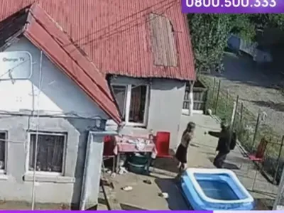VIDEO Imagini cu momentul crimei din Mureș: Emil Gânj a fost filmat în timp ce intră cu toporul în casa tinerei de 23 de ani