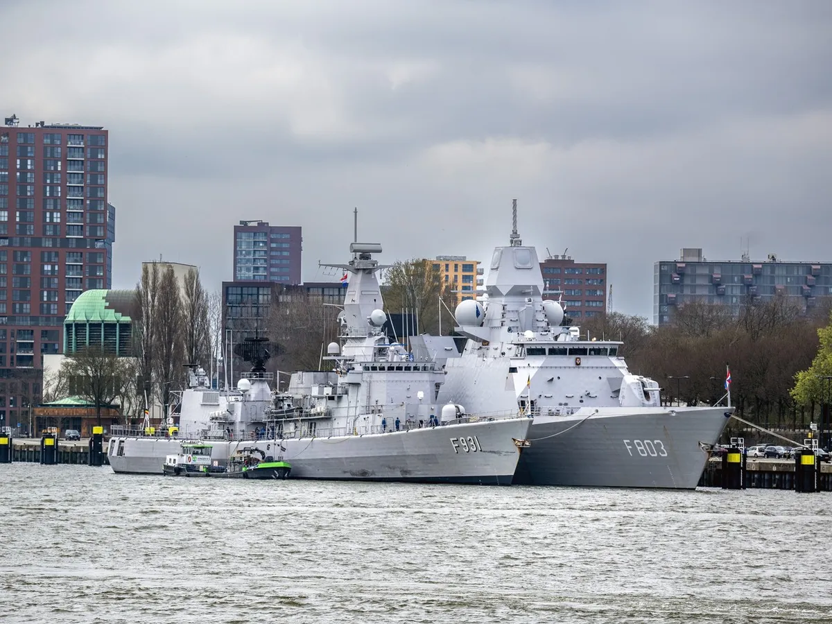 Nave militare în portul Rotterdam, Olanda - Foto: Profimedia Images