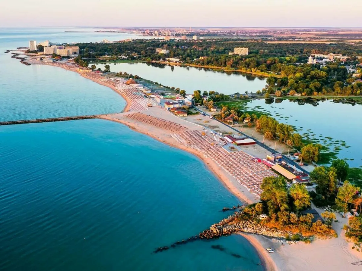 Pe plaja din Mamaia unde are loc festivalul Sunwaves au fost găsite droguri. Poliția a intervenit Foto: Profimedia (fotografie cu caracter ilustrativ)