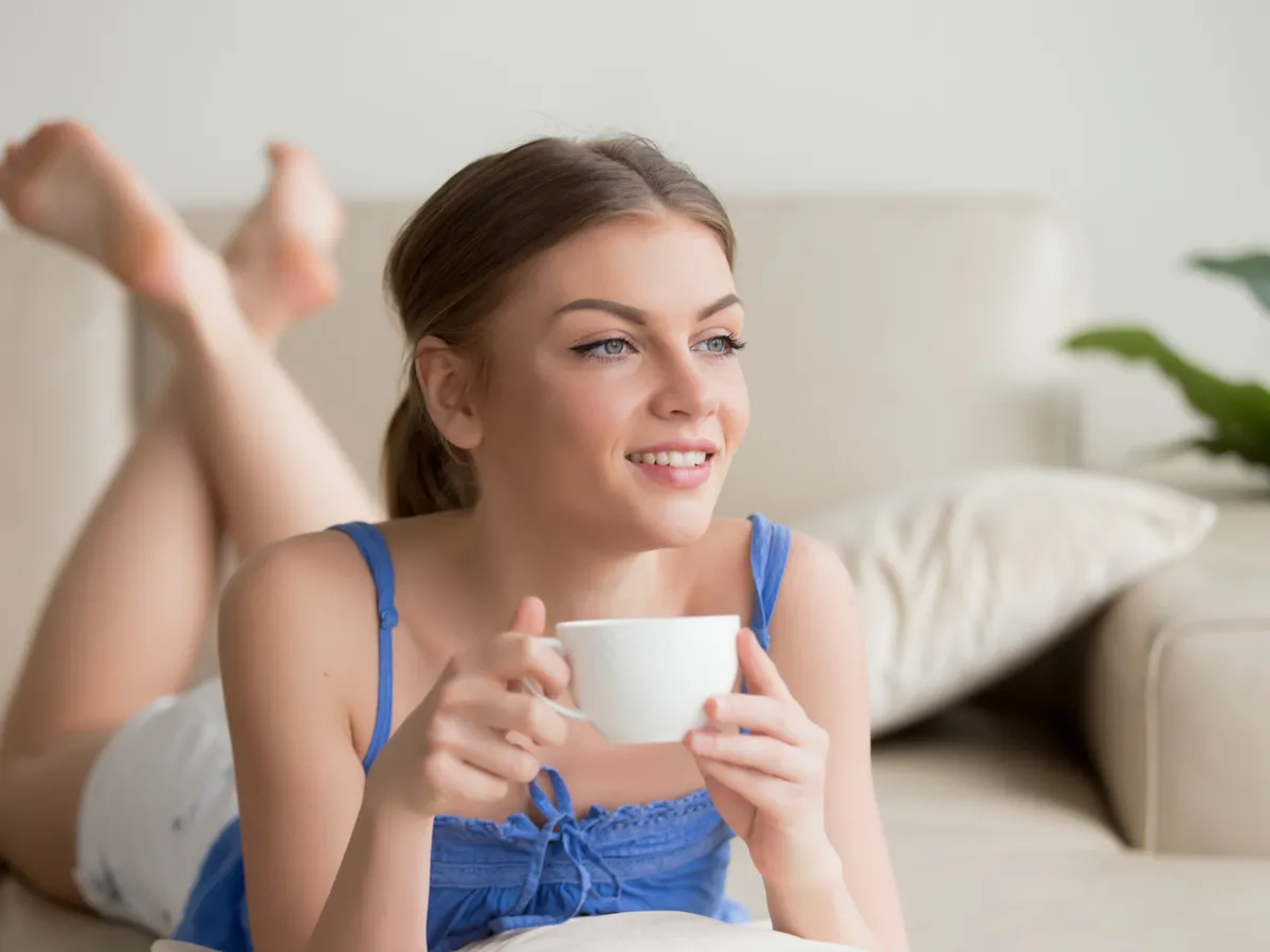 Primul gest de dimineață care îți reactivează metabolismul și susține digestia. Nu este cafeaua